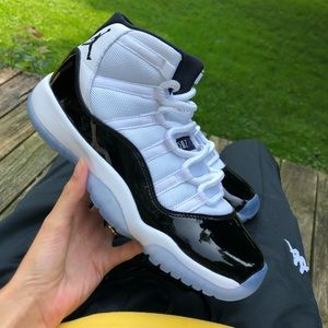 Air Jordan concord 11s